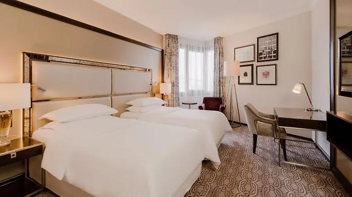 Grand Deluxe Twin Room